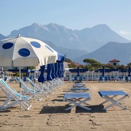 Villetta Degli Ulivi Sea View - Happy Holiday home Seravezza
